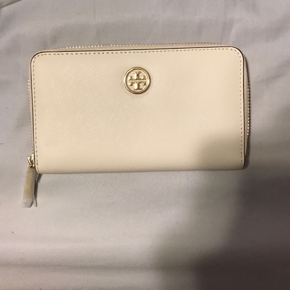 Tory burch wallet